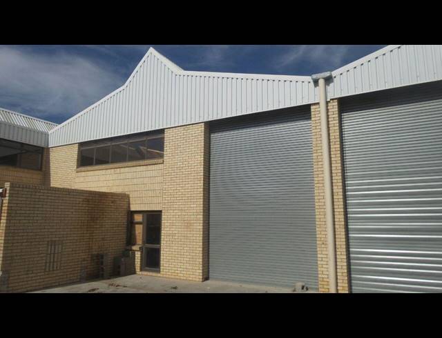 1,110M² FACTORY TO LET IN SAXON INDUSTRIAL
